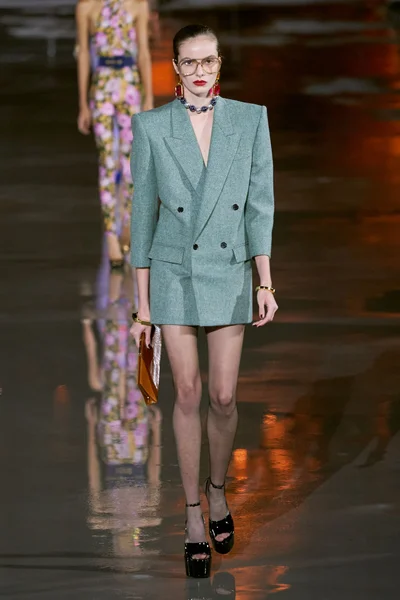 Look 40
